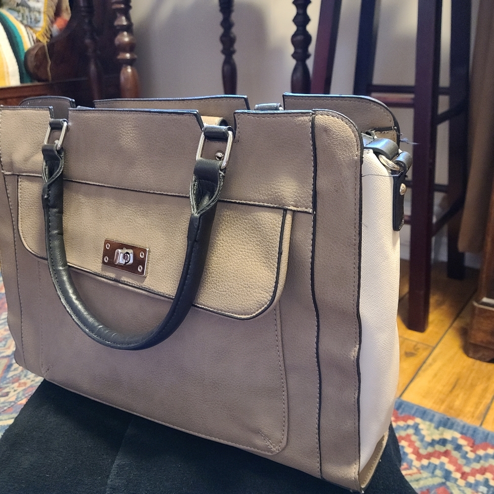 Hand bag